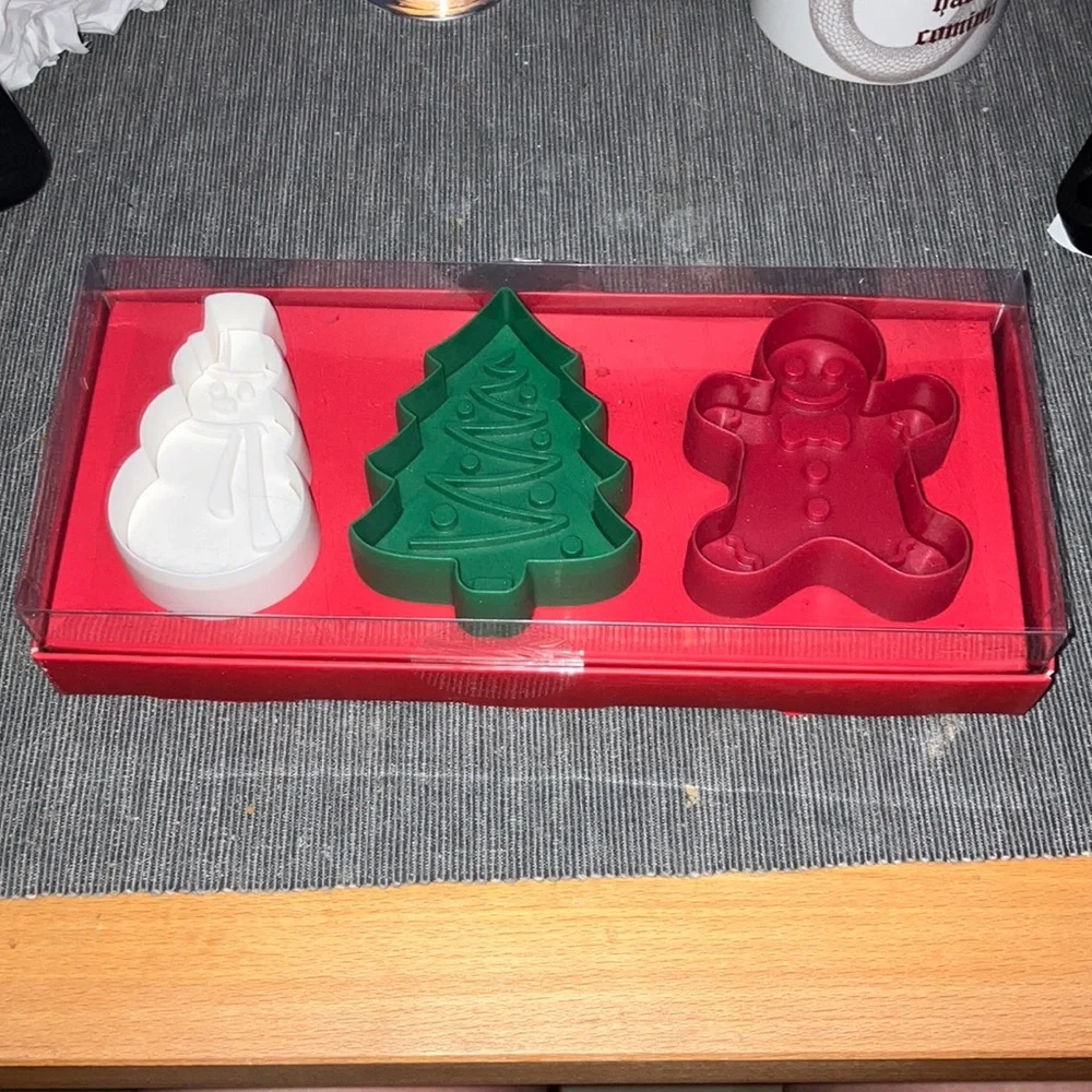 NIP Williams Sonoma Holiday Cookie Cutter Set